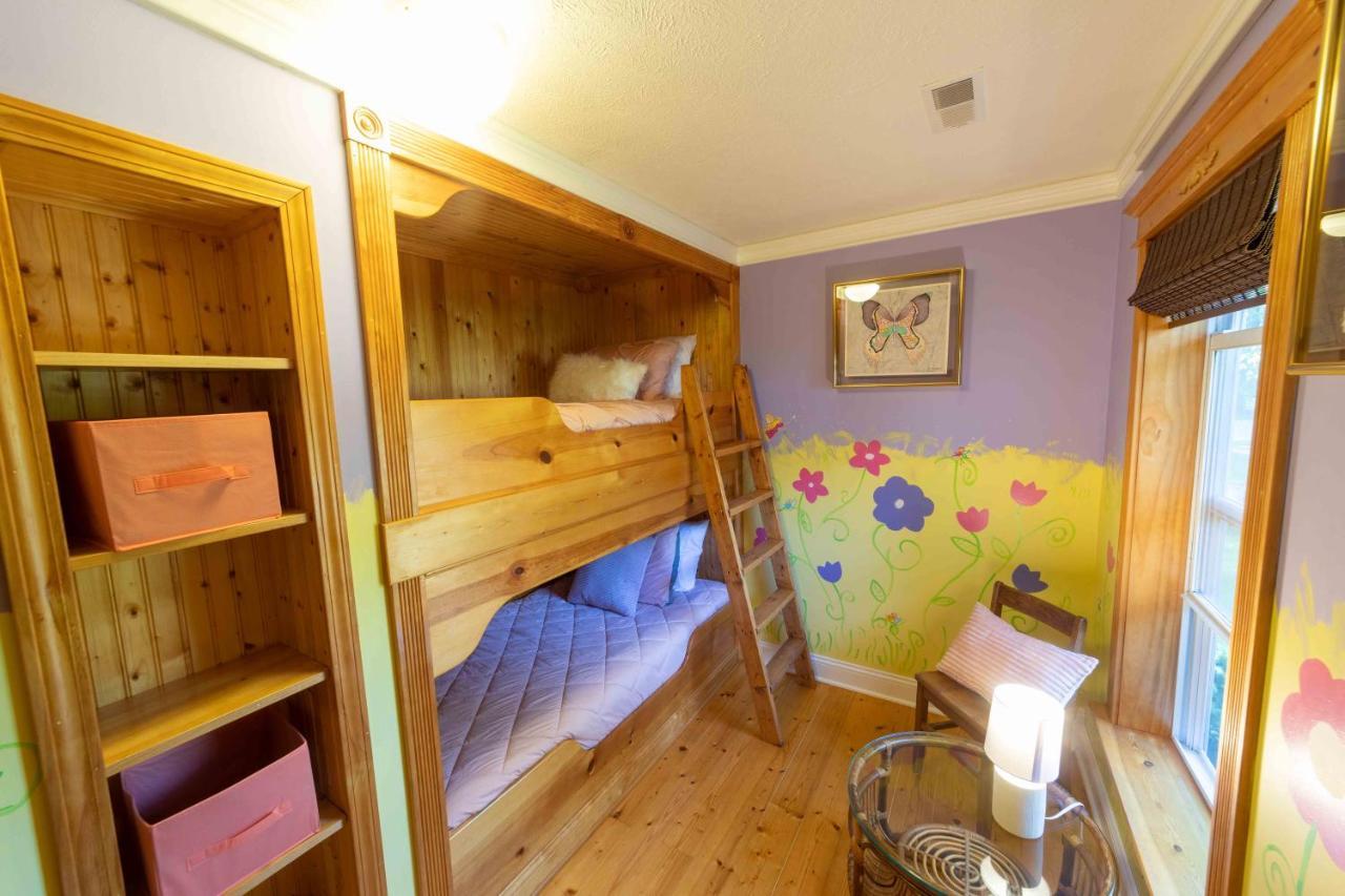 The Charming Glenn Cottage! Walk To Lake Michigan! Fennville Exteriör bild