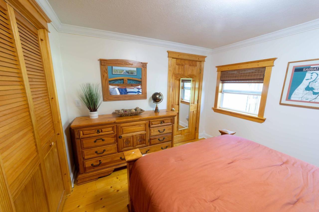 The Charming Glenn Cottage! Walk To Lake Michigan! Fennville Exteriör bild